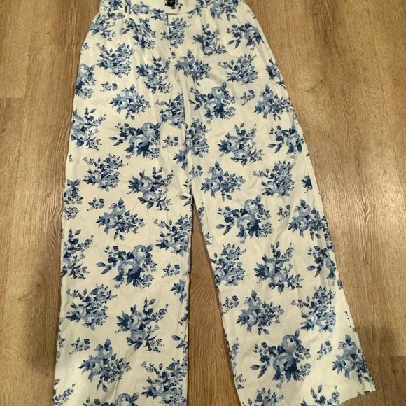 Floral Print Wide-Leg Pants - Picture 2 of 6